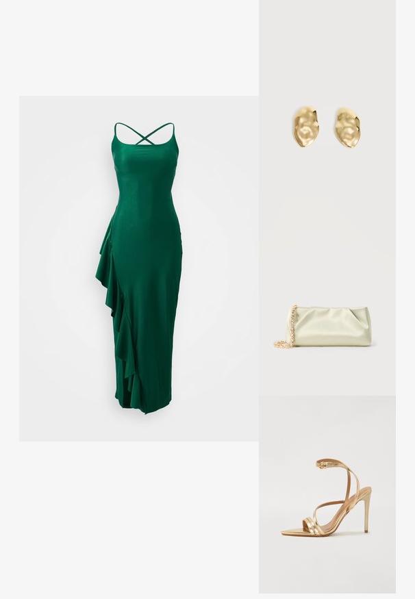 Groene satijnen jurk met spaghettibandjes en een kruisrugontwerp, met een geplooide detail aan de linkerkant en een aansluitende silhouet.; Even&Odd by Zalando Sandalen - gold; Zacht lichtgroene satin clutch tas met gouden en kristallen kettingriem, rechthoekige vorm met zachte plooien op een effen achtergrond.; Een paar glanzende, onregelmatig gevormde gouden metalen oorbellen met een gekreukeld, glad oppervlak op een effen lichte achtergrond.