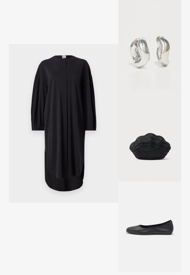 Vestido negro de tela suave, con escote redondo, mangas largas y aberturas laterales. Corte suelto con detalles de diseño mínimos.; Bailarina de piel negra con punta redondeada, textura suave, detalle de costura minimalista y diseño de suela flexible.; Bolso de mimbre negro con forma de concha de vieira con parte superior curva y textura tejida sobre un fondo liso.; Pendientes escultóricos de plata con formas suaves y curvas y superficies reflectantes. Presentan un diseño de aro cerrado y una forma orgánica distintiva.