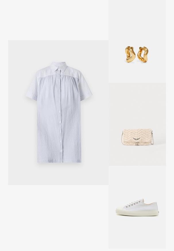 PS Paul Smith WOMENS DRESS - Vestido camisero - blue; Zapatillas de lona en blanco con puntera redonda, cierre de cordones en la parte delantera y suela de goma color crema. Presenta ojales metálicos y detalles de costura.; Bolso clutch beige tejido con solapa, correa de cadena metálica y pequeño adorno plateado en forma de ala en la parte delantera.; Pendientes de aro en tono dorado con un diseño ondulado, que presentan una superficie lisa y brillante y una forma aerodinámica. Sin cierres visibles.