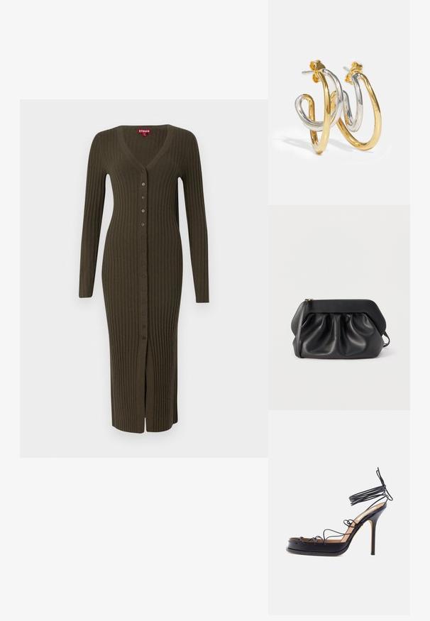 Lang, khaki ribbet cardigan med V-hals og lange ærmer, der har brune knapper langs forsiden og en slids i bunden.; Sort højt hælede sandal med tynde læderremme, der vikles omkring foden og anklen, med en spids stilethælhæl.; Sort læderclutch med struktureret ramme, rynkedetaljer og en slank håndledsrem på hvid baggrund.; Guld- og sølvfarvede snoede hoops øreringe med glatte, blanke overflader; har en post bagtil for sikker bæreevne.
