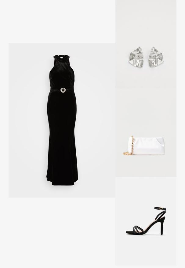 Sort fløjlskjole med høj halterneck og en tætsiddende silhuet, der har en hjerteformet detalje med rhinsten i bæltet. Glat tekstur.; Anna Field by Zalando Sandaler - black; Hvid blød clutchtaske med guld kæderem pyntet med klare ædelsten, sat mod en ensfarvet lys grå baggrund.; Sølvmetal øreringe med et bølgende, skulpturelt design, der har en poleret overflade og uregelmæssige former, hvilket fremhæver en moderne æstetik.