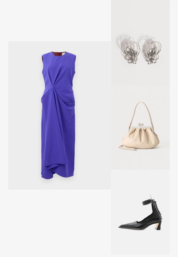 Mouwloze paarse midi-jurk met asymmetrische gedrapeerde plooien die vanaf de taille beginnen, met een ronde halslijn en een aansluitende silhouet.; Zwarte leren schoen met lage hak en puntige neus, veters aan de achterkant en een enkelbandje, afgebeeld tegen een effen witte achtergrond.; Beige zachte leren handtas met een zilveren metalen frame sluiting, een enkele schouderriem en een optionele kettingriem op een witte achtergrond.; Een paar zilveren metalen oorbellen met een open draadkooi-ontwerp en gladde centrale ovale vormen die gebogen schaduwen werpen op een witte achtergrond.