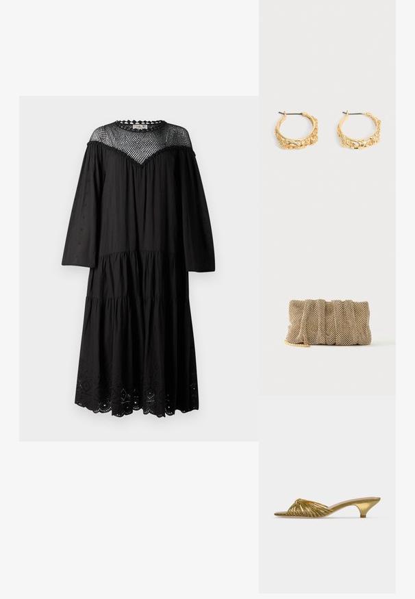 Zwarte katoenen jurk met een gelaagd ontwerp, lange mouwen en een mesh inzet met scalloped randen. Oogjesdetails aan de zoom.; Gouden mule met open teen, lage kittenhak en knoopdesign op een effen witte achtergrond.; Kleine gouden mesh clutch met een geplooid ontwerp en een deels zichtbare gouden kettingriem op een effen witte achtergrond.; Set gouden creolen met sierlijke bloem- en bladreliëf op een neutrale achtergrond.