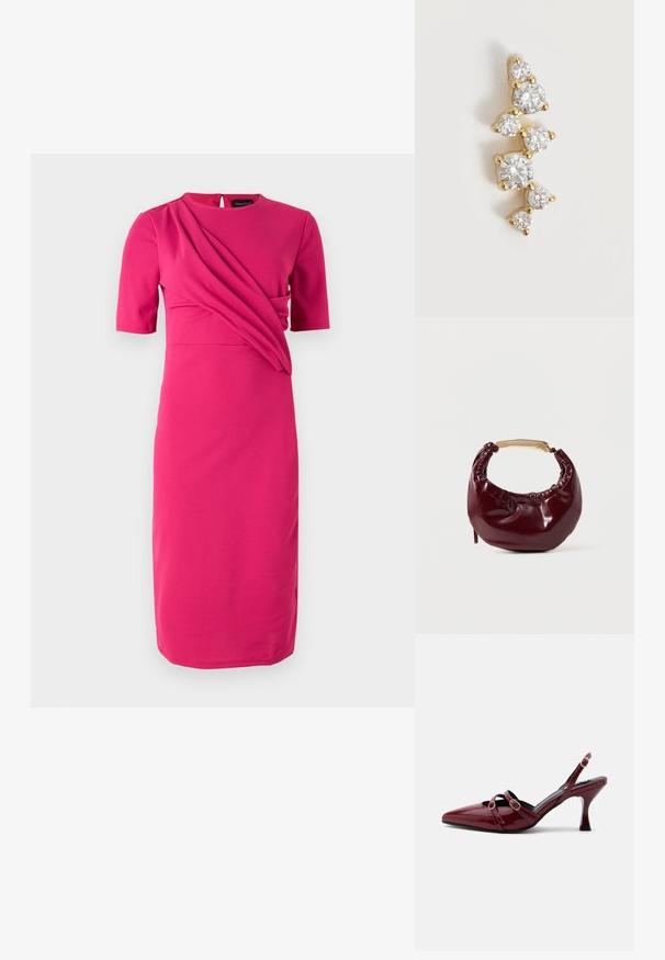 Fuchsia kjole lavet af glat stof, med korte ærmer, rund halsudskæring og draperede detaljer over livet.; Skinnende burgunderfarvet spids tå slingback hæl med to tynde remme og små gyldne spænder foran og ved anklen.; Bordeaux farvet faux læder handbag med en afrundet form, samling detaljer og et guldtonet metalhåndtag. Glat tekstur og blank finish.; Guldørering med syv runde klare ædelsten i forskellige størrelser arrangeret i en buet lodret linje på en hvid baggrund.