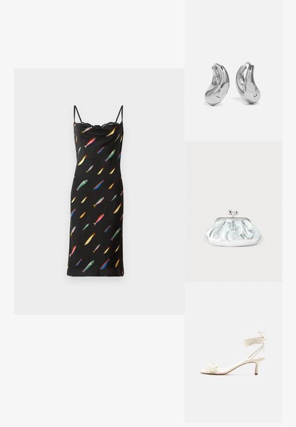 Robe noire sans manches avec un col drapé, fabriquée en tissu lisse. Présente un imprimé de poissons colorés sur l'ensemble et une finition en dentelle au niveau du col.; Sandale à talon bas de couleur crème avec des liens à nouer autour de la cheville et une large bride torsadée sur les orteils, sur un fond blanc uni.; Petit sac pochette métallique argenté avec un design arrondi et froncé, fermeture à clip avec deux boules argentées.; Boucles d'oreilles en argent en forme de créoles avec une finition incurvée et brillante, et un design sans couture. Équipées d'une fermeture à charnière pour un port sécurisé.