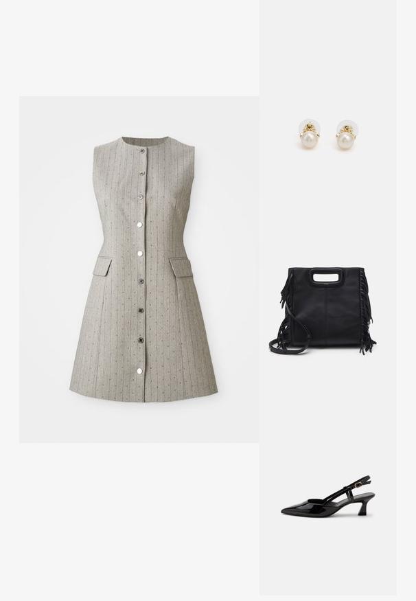 Robe grise sans manches avec des rayures verticales, encolure ronde, fermeture à boutons sur le devant, deux poches latérales et une silhouette ajustée.; Chaussure slingback en cuir verni noir à petit talon, bout pointu et bride réglable avec boucle dorée sur fond blanc.; Sac à main en cuir noir avec un design structuré, une poignée supérieure et des franges. Il dispose d'une bandoulière amovible pour plus de polyvalence.; Marchesa Boucles d'oreilles - gold-coloured