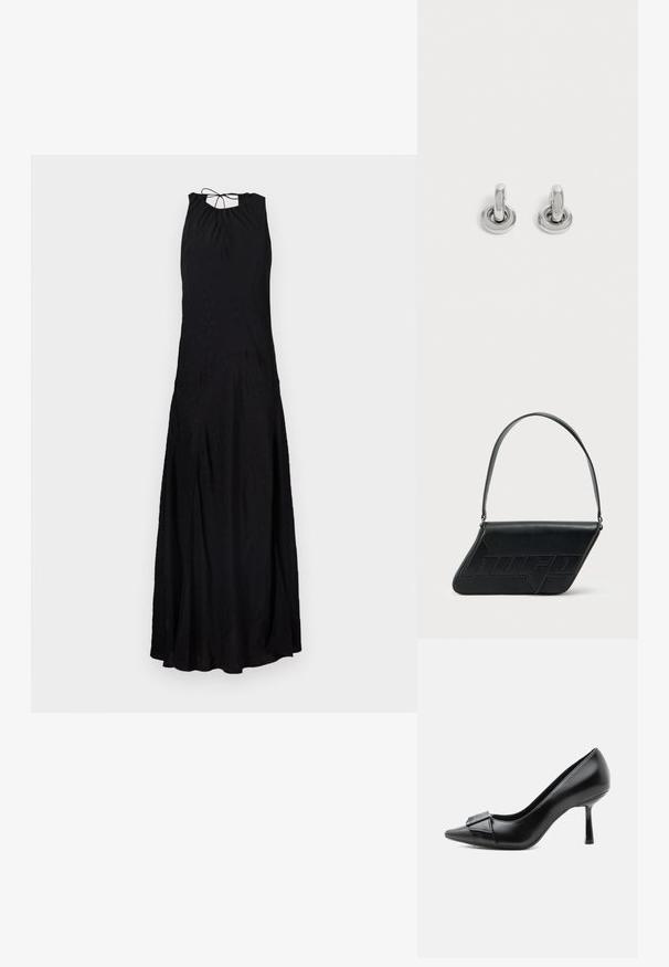 Schwarzes Maxikleid mit Neckholder-Ausschnitt, das mit einem gebundenen Rücken, einer fließenden Form und einer strukturierten Oberfläche mit subtilen Details versehen ist.; Schwarzer Lederschuh mit hohem Absatz, spitzer Schuhspitze und dekorativer Schnalle vorne, von der Seite auf weißem Hintergrund abgebildet.; Schwarze Leder-Umhängetasche mit dreieckiger Form, geprägt mit Logo und einem einzigen verstellbaren Riemen. Minimalistisches Design mit glatter Textur.; Paar kleine, glänzende silberne Creolen mit rundem Sockel, auf einfachem hellem Hintergrund präsentiert.