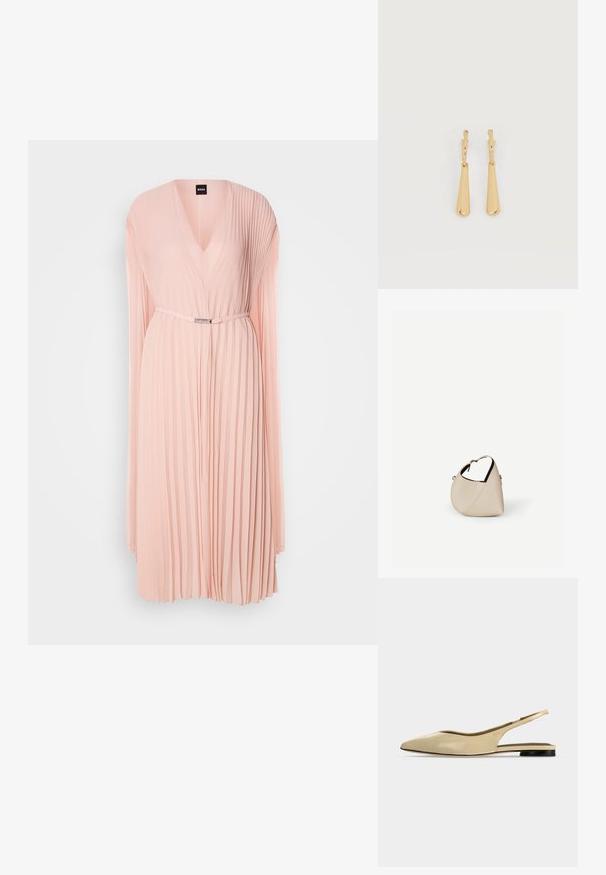 Faltenkleid aus weichem pinken Stoff mit tiefem V-Ausschnitt. Verfügt über lange Ärmel und eine taillierte Taille mit einem Gürteldetail in Silberfarbe.; Beiger Slingback-Ballerina mit spitzer Kappe, niedrigem schwarzem Absatz und glattem Lederfinish, seitlich auf einfarbigem Hintergrund gezeigt.; Beige Ledertasche in Halbmondform mit einem einzelnen Schulterriemen und minimaler Nahtgestaltung, vor einem schlichten weißen Hintergrund.; Ohrhänger in Gold-Ton mit glatten, länglichen Tropfenanhängern, die an kleinen Creolenverschlüssen hängen, auf weißem Hintergrund.