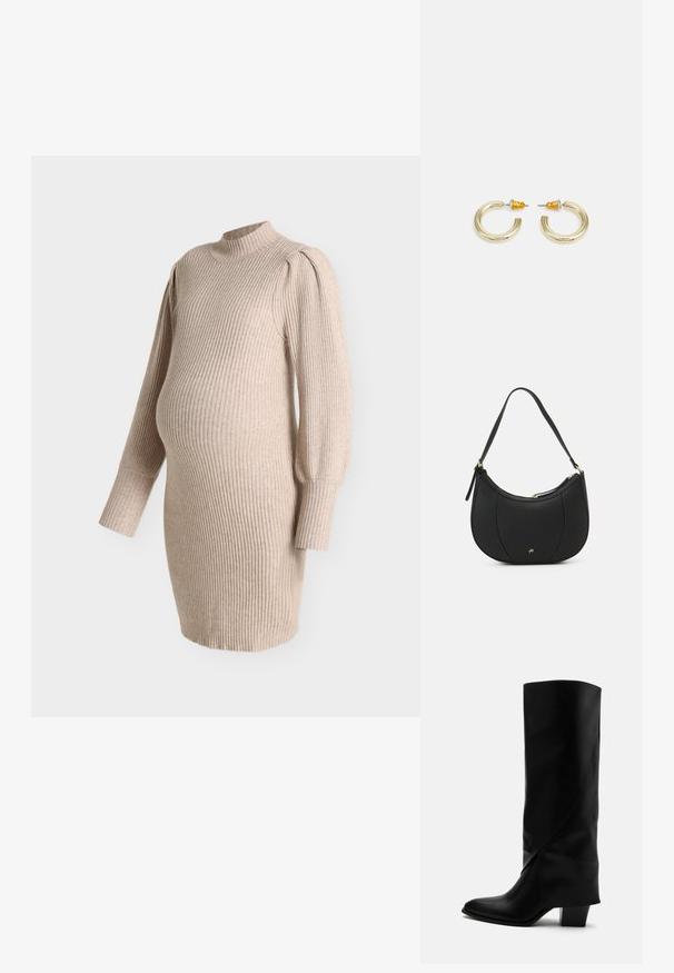 Robe de maternité en tricot côtelé beige avec manches ballon longues et col montant, conçue pour s'adapter à un ventre de grossesse.; Botte haute en cuir noir avec couture inclinée, bout pointu et talon épais de taille moyenne sur fond blanc.; Sac à main en cuir noir avec une forme courbée, surface texturée, coutures avant et un logo doré. Il est doté d'une seule sangle ajustable.; Boucles d'oreilles en métal doré en forme d'anneau, avec une finition lisse et arrondie. Elles possèdent des accents orange à l'arrière pour un maintien sécurisé.