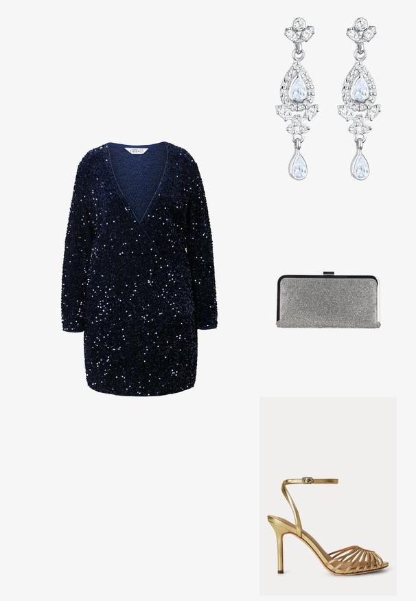 Navyblauwe, met pailletten bedekte jurk met lange mouwen, wikkelontwerp, diepe V-hals en textuurstof, met een aansluitende taille en losse zoom.; Gouden sandaal met hoge hak, dunne bandjes, open teen en verstelbare enkelband met een kleine gesp.; Rechthoekige zilveren clutchtas bedekt met kleine strass-steentjes, met een zwart-zilveren metalen frame en een sluiting met gesp.; Elli ANTIQUE DROP - Oorbellen - weiß
