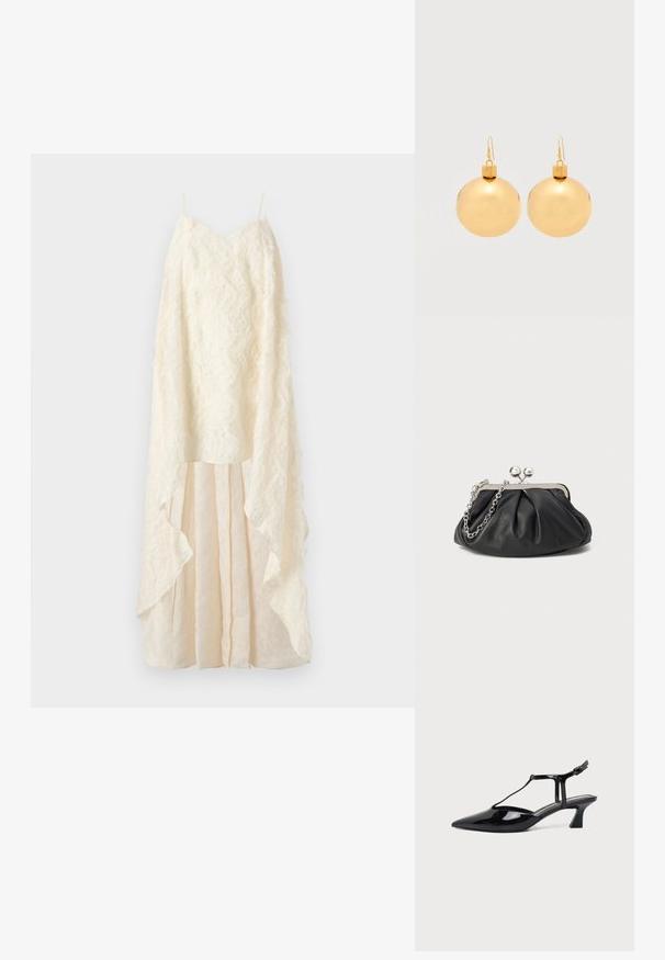 Robe couleur crème avec une superposition en dentelle texturée, un décolleté en V profond et une jupe fluide à couches avec un ourlet irrégulier. Bretelles fines réglables.; Chaussure slingback en cuir verni noir à bout pointu avec bride en T et petit talon bloc incliné sur fond blanc.; Porte-monnaie en cuir noir avec texture froncée, cadre en métal argenté, fermeture à verrouillage kiss-lock et bandoulière en chaîne. Surface lisse et douce.; Paire de boucles d'oreilles boule de Noël dorées brillantes avec fermoirs à crochet sur fond blanc uni.