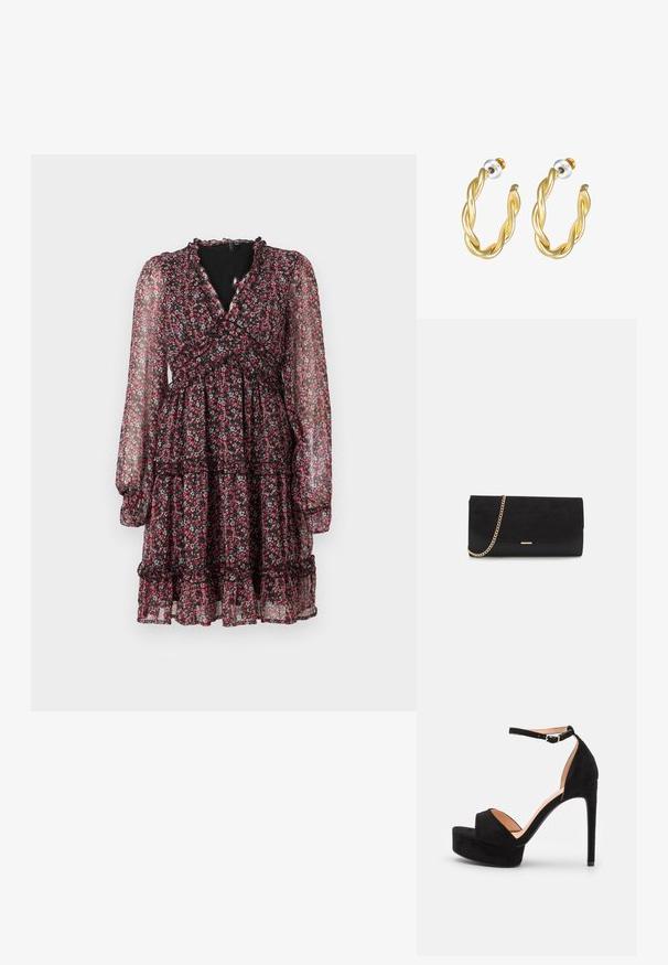 Robe noire transparente à motifs floraux avec manches longues, col en V à volants, taille marquée, jupe à volants et petit motif de fleurs rouges et blanches.; Sandale à talons hauts en daim noir avec une semelle compensée, bride de cheville avec quincaillerie en argent, design à bout ouvert et texture lisse.; Porte-monnaie noir en daim avec une finition texturée, doté d'une chaîne dorée et d'un design épuré et angulaire.; Paire de boucles d'oreilles créoles torsadées dorées avec fermoirs poussoirs argentés et dorés sur fond blanc.
