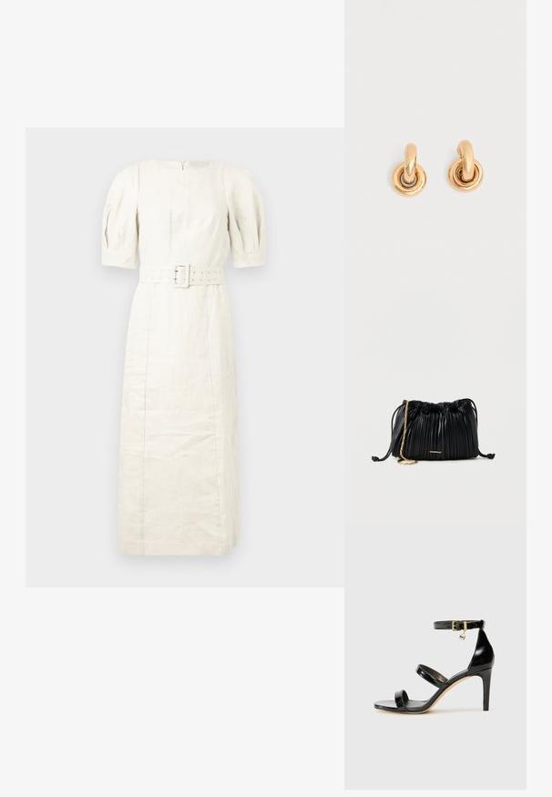 Leinen-Midi-Kleid in hellbeige mit kurzen Puffärmeln, tailliertem Gürtel und einem Reißverschluss hinten. Sanfte Textur, minimalistisches Design.; Schwarze Lackleder-Sandale mit drei Riemen, Knöchelriemen und 10 cm hohen Stiletto-Absatz. Verfügt über goldfarbene Hardware-Details und ein Logo-Charm.; Schwarze, plissierte Ledertasche mit Kordelzug, goldener Kettenriemen und kleinem, horizontalem goldfarbenem Akzent auf der Vorderseite.; Paar glänzende goldene Creolen mit dicken runden Gliedern auf schlichtem hellgrauem Hintergrund.