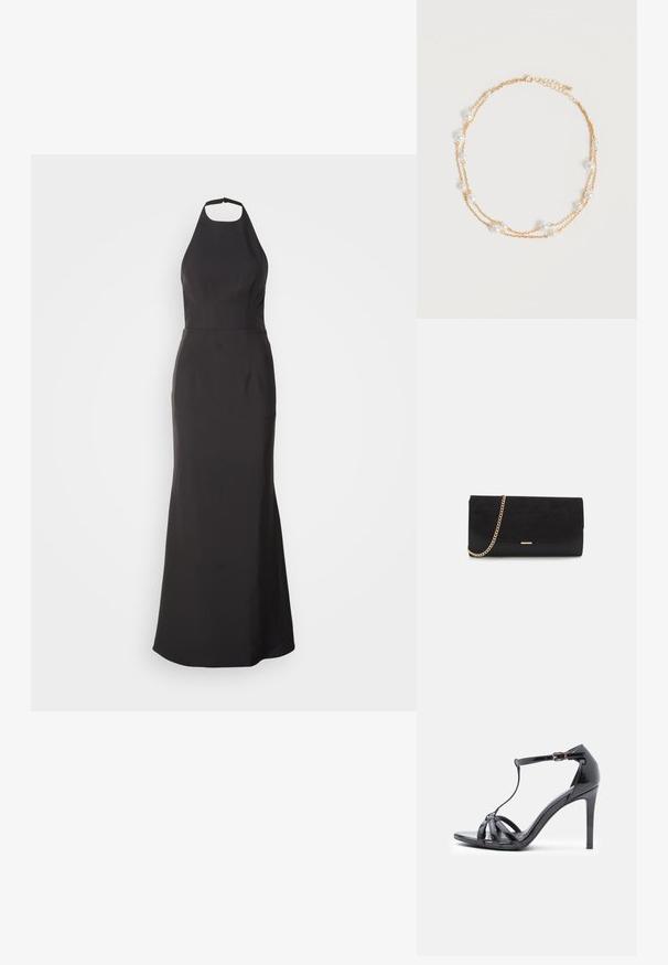 Schwarzes Abendkleid mit Halsband und figurbetontem Oberteil sowie ausgestelltem Rock. Hergestellt aus glattem Stoff, mit klaren Linien und ohne sichtbare Muster.; Schwarze Lackleder-Sandaletten mit hohen Absätzen, dünnen Riemen, T-Bar-Design, Schnallenverschluss und einer eleganten, kurvigen Silhouette.; Schwarze Clutch aus Wildleder mit strukturierter Oberfläche, ausgestattet mit einem goldenen Kettenriemen und einem eleganten, kantigen Design.; Zarte doppellagige goldene Halskette mit gleichmäßig verteilten kleinen weißen Perlen auf schlichtem hellem Hintergrund.