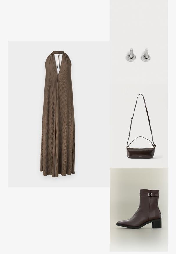 Robe maxi marron plissée sans manches avec un col halter en V profond et une fermeture par lien au niveau du cou.; Bottine en cuir marron foncé à talon bloc, bout pointu et bride décorative avec boucle carrée argentée sur fond neutre.; Petit sac à bandoulière en cuir marron foncé brillant avec bandoulière réglable, poignée supérieure et fermeture éclair dorée.; Paire de petites boucles d'oreilles créoles argentées brillantes avec une base ronde, présentées sur un fond clair uni.