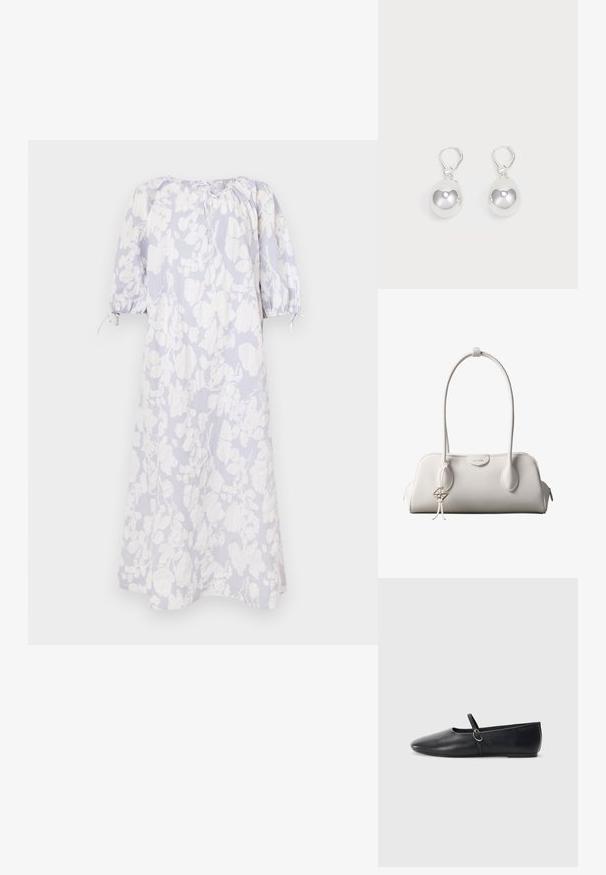 Lichtblauwe bloemenjurk van een zachte stof, met pofmouwen, een geraffineerde halslijn en trekkoorddetails.; Zwarte leren balletschoenen met een spitse neus, platte zool en een kleine strap met een zilveren gespsluiting.; Witte Calvin Klein schoudertas met lange hengsels, rechthoekige vorm, ritssluiting en decoratieve logohanger bij het hengsel.; Zilveren druppeloorbellen met gladde, ronde, reflecterende oppervlakken die hangen aan klapring-sluitingen. Achtergrond is puur wit.