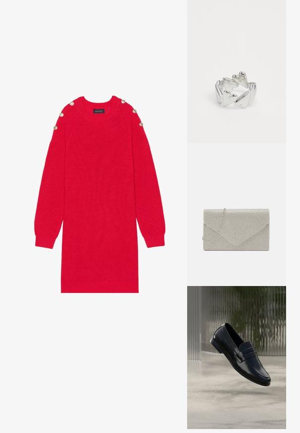 Robe en tricot rouge avec des manches longues, des poignets côtelés et des boutons aux épaules. Elle possède un col rond et une coupe décontractée.; Mocassin en cuir noir avec une bride, flottant au-dessus d'un sol en béton poli et d'un fond en verre texturé flou.; Pochette argent métallique au design d'enveloppe, ornée d'un motif texturé, avec une chaîne amovible.; Avgvst HEARTS - Bague - silver coloured