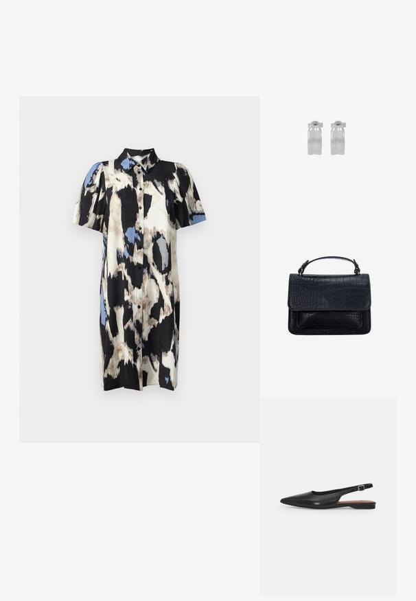 Schwarzes, weißes und blaues, abstraktes Muster Kurzarmhemdkleid mit Knopfleiste und kragenlosen Ausschnitt, aus leichtem Stoff.; Schwarzer Leder Slingback-Schuh mit spitzer Zehenform, subtiler Glanz und verstellbarem Knöchelriemen. Flacher Absatz mit einer braunen Innensohle.; Schwarze Handtasche mit Krokodillederstruktur, rechteckige Form, obere Klappe und ein einzelner kurzer Griff.; Paar polierte silberne Creolen mit glatter, leicht gebogener Oberfläche und Schmetterlingsverschluss, auf weißem Hintergrund dargestellt.