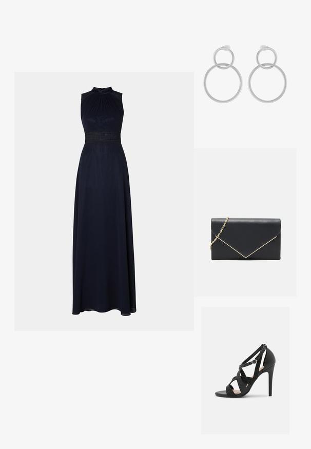 Navy blaues bodenlanges Kleid mit Halterneck, plissiertem Oberteil und dekorativem Spitzenbund. Sanfter Stoff mit einer drapierten, eleganten Silhouette.; Anna Field by Zalando High Heel Sandalette - black; Schwarze Kunstleder-Clutch mit einer goldenen Kettenriemen. Sie verfügt über ein strukturiertes Umschlagdesign mit einem diagonalen goldenen Akzent entlang des Verschlusses.; Silberne Ohrringe aus Metall mit zwei miteinander verbundenen Kreisen, einem größeren und einem kleineren, mit gebürsteter Oberfläche und Steckverschluss.