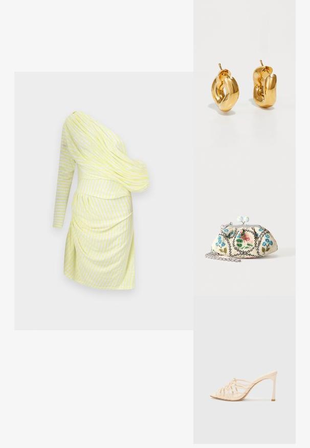 Vestido de un solo hombro en amarillo claro con rayas blancas, que cuenta con un diseño drapeado, manga larga y detalles gathered en la cintura.; Mules de tacón alto en beige con un diseño de tiras. Presentan una punta cuadrada, una textura suave y un tacón delgado con un acento dorado en la base.; Pequeño bolso de tela con cierre, bordado floral con cuentas, marco metálico y correa de cadena plateada sobre un fondo liso y claro.; Pendientes de aro grueso en oro con un diseño tubular ligeramente retorcido y cierre de presión, sobre un fondo blanco.