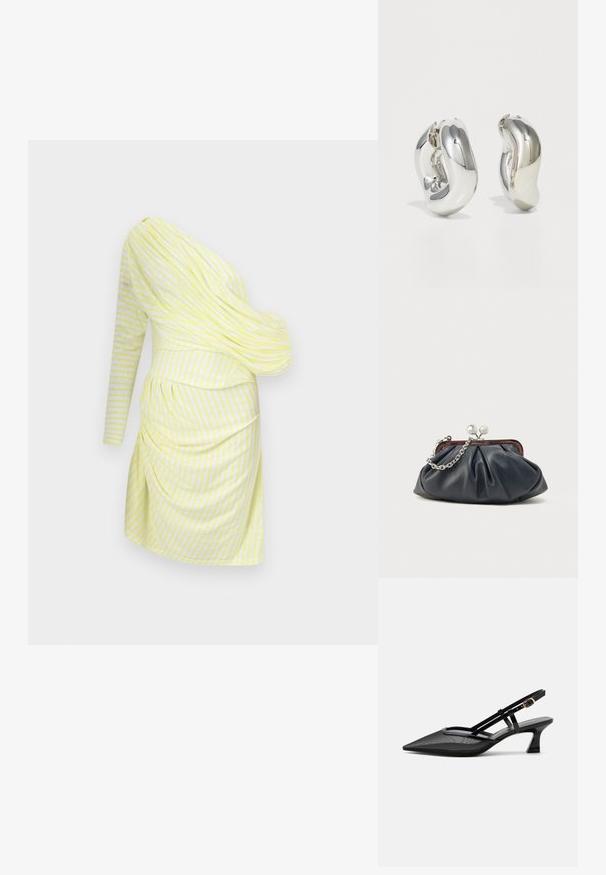 Én-skulderskjole i lys gul med hvide striber, med en draperet design, langærmet og samlede detaljer i taljen.; Sort spids tå slingback-sko med mesh-øverdel, tynde stropper, guldlås og lav buet hæl på hvid baggrund.; Marineblå læderclutch med opsamlet design, sølvkæde og lukning med knips. Glat tekstur med en diskret glans.; Sølvskulpturelle øreringe med glatte, buede former og reflekterende overflader. Har et lukket hoop-design og en markant organisk form.