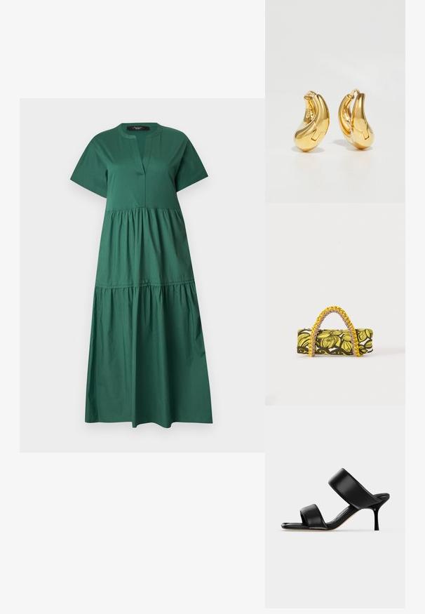 Robe verte à manches courtes, longueur cheville, avec une encolure en V à encoche et des sections de jupe froncées à étages.; Sandale mule en cuir noir avec deux larges brides et un talon stiletto fin de hauteur moyenne sur un fond clair uni.; Sac rectangulaire avec motif floral jaune et noir et anse tressée jaune et rose sur fond blanc.; Boucles d'oreilles en or en forme de d'anneaux lisses et courbés avec une finition polie. Équipées d'un mécanisme de fermeture et de légères indentations pour le détail.