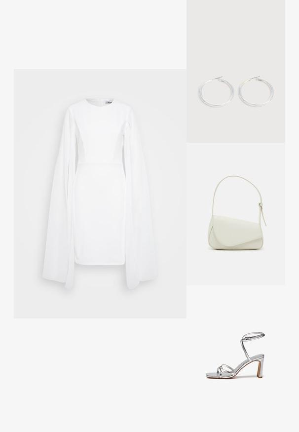 Witte lange mouw jurk met een aansluitend lijfje, uitlopende mouwen en een ronde hals. De stof lijkt glad met gestructureerde zijpanelen.; Zilveren hoge hakken sandalen met een vierkante teen, dunne enkelband en vampbanden. Gladde metallic afwerking met een blokhak van 7,5 cm.; Witte nepleren handtas met een gestructureerde driehoekige vorm, een enkele verstelbare schouderriem en een klep met ronde accenten.; Een paar glanzende zilveren oorringen met dunne draadafsluitingen, getoond op een lichtgrijze achtergrond.