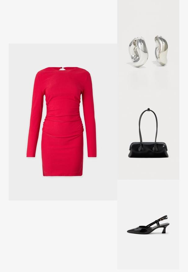 Robe longue rouge à manches longues avec une coupe cintrée, présentant des détails froncés à la taille et une ouverture en forme de clé au dos. Tissu au toucher doux.; Chaussure slingback en cuir verni noir à petit talon, bout pointu et bride réglable avec boucle dorée sur fond blanc.; Sac à main en cuir noir avec deux poignées allongées, une texture lisse et une base arrondie, ornée d'accents décoratifs sur les côtés.; Boucles d'oreilles sculpturales en argent avec des formes douces et courbes et des surfaces réfléchissantes. Présentent un design de boucle fermée et une forme organique distincte.