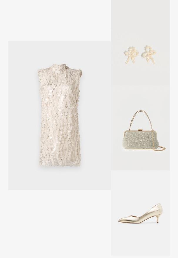 Ærmeløs, højhalset kjole i lys beige med et gennemgående pailetmønster, der har en let løs pasform og en struktureret overflade.; Metallic guld højhælede pumps med spids tå, slank hæl, glat tekstur og minimale syninger på overdelen.; Lille rektangulær hvid clutch-taske dækket med perleperler med en gylden metalramme og to gyldne kædestropper, en kort og en lang.; Perleøreringe med et delikat design, der kombinerer små og mellemstore perler i cremefarve og har en sløjfeform.