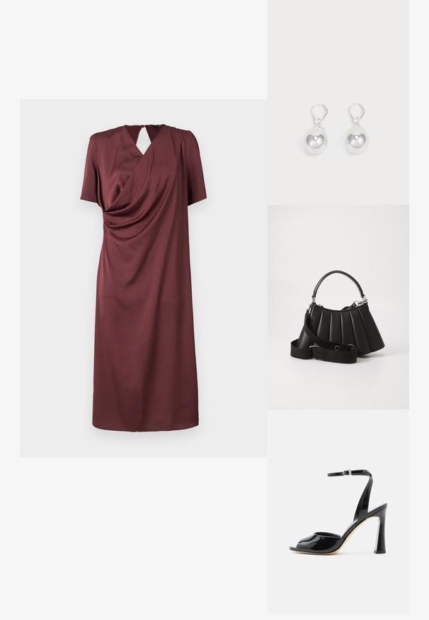 Vestido malva de tela suave con mangas cortas, diseño drapeado, escote en V y un pequeño cierre en forma de ojo de cerradura en la parte posterior.; Sandalia de tacón alto de charol negro con puntera abierta y fina correa de tobillo con hebilla sobre fondo blanco.; Bolso de mano negro con pliegues, manejo redondeado, correa ajustable y textura brillante. Presenta herrajes plateados y una silueta estructurada.; Pendientes de plata en forma de gota con superficies redondas y reflectantes colgando de cierres de palanca. El fondo es blanco liso.