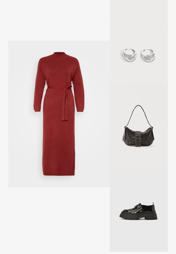 Robe en tricot rouge à manches longues avec un col haut et une taille ceinturée. Présente une coupe droite et des poignets côtelés, fabriquée en tissu doux.; Mocassin en cuir verni noir avec une semelle crantée épaisse, des détails brogués et une bride à boucle argentée franchissant le cou-de-pied.; Sac à épaule en cuir noir avec une sangle à boucle, des bords arrondis et des coutures blanches contrastées sur un fond uni.; Paire de boucles d'oreilles anneaux en argent poli avec un design de barre incurvée superposée sur un fond clair uni.