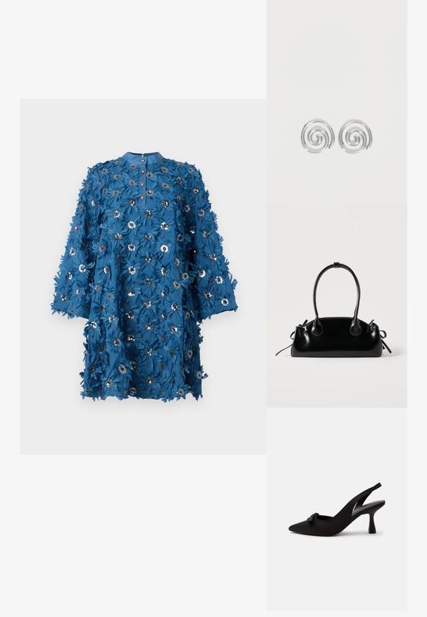 Vestido azul verdoso con escote abotonado, mangas tres cuartos y apliques florales. Presenta detalles metálicos y un diseño de tela texturizada y en capas.; Zapato de tacón alto de punta afilada con tira trasera negra, con un pequeño lazo en la parte delantera y tacón estrecho, mostrado sobre un fondo blanco.; Pequeño bolso negro brillante con dos asas largas y detalles de cordón lateral sobre un fondo claro liso.; Par de pendientes de aro espiral plateados con diseño liso y redondeado sobre un fondo blanco liso.