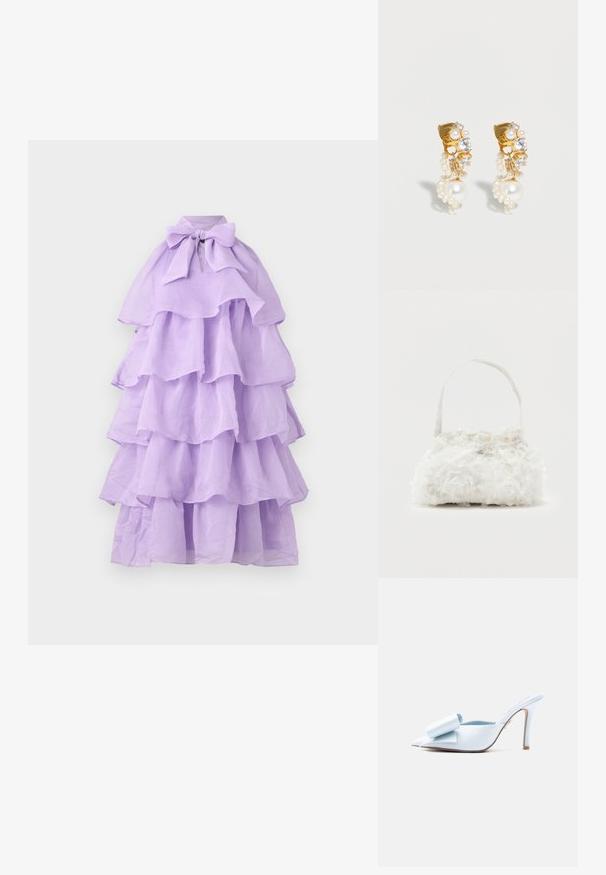 Violetti frillimekko, jossa on kerroksellinen muotoilu, korkea kaula-aukko ja rusetti yksityiskohtana kauluksessa. Valmistettu kevyestä kankaasta.; Vaaleansiniset nahkaiset slingback-korkokengät, joissa on teräväkärkinen kärki, suuri rusetti ja 10 cm:n piikkikorko. Sileä pintakuvio ja minimalistinen muotoilu.; Pieni valkoinen käsilaukku, jonka pinnan peittävät kangasruusut ja ohuen yksinkertaisen hihnan kahva yksivärisellä taustalla.; Kultaiset rengaskorvakorut, joissa on kirkaita kristalleja ja valkoisia pieniä ja suuria helmiä, jotka valuvat alas, esillä yksinkertaisella valkoisella taustalla.