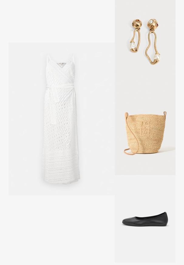 Witte wikkeljurk met een textuurdesign, voorzien van dunne bandjes en een riem. De stof heeft ingewikkelde uitsnijdingen en een lange silhouet.; Zwarte leren ballerina met een ronde neus, gladde textuur, minimale stikdetails en een flexibele zoolontwerp.; Gevlochten strooien bucket bag met een gestructureerd patroon en leren riem, rechtopstaand weergegeven op een egale lichte achtergrond.; Goudkleurige oorbellen met onregelmatige open vormen, elk met een parel aan de onderkant en edelsteendetails op de ronde stekers.
