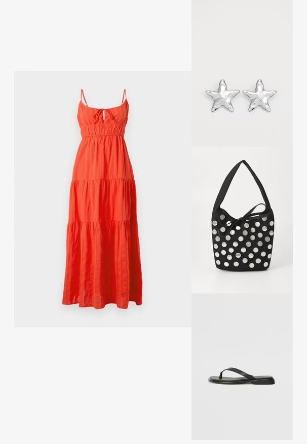Robe maxi en tissu orange vif, avec des bretelles fines, un détail de nouage à l'avant et des volants superposés. Mélange de coton léger et texturé.; Tongs noires en cuir lisse, avec un design de sangle fine et une semelle plate à profil minimal. Aucun motif ou accent notables.; Sac à main en tissu noir, de forme arrondie, orné de clous métalliques ronds en argent disposés en motif, et d'un accent en tissu noué.; Boucles d'oreilles argentées en forme d'étoile, avec une surface lisse et brillante. Chaque boucle d'oreille possède cinq pointes et des détails subtils de texture de surface.