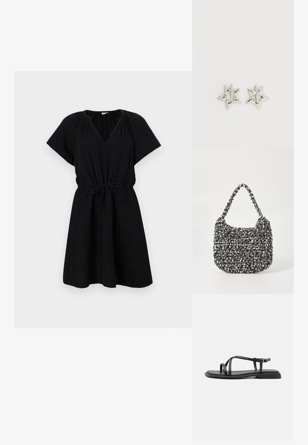 Robe noire à manches courtes, décolleté en V, taille élastique avec cordon de serrage, et jupe évasée fluide. Fabriquée en tissu léger.; Sandales plates noires avec de fines brides réglables, un entre-doigt rectangulaire et une finition mate texturée. Elles présentent un talon bas légèrement carré.; Sac en osier noir et blanc de forme arrondie, avec une surface texturée et une poignée tressée. Convient à un usage décontracté.; Boucles d’oreilles créoles en forme d’étoile argentée avec une finition lisse et polie sur un fond blanc uni.