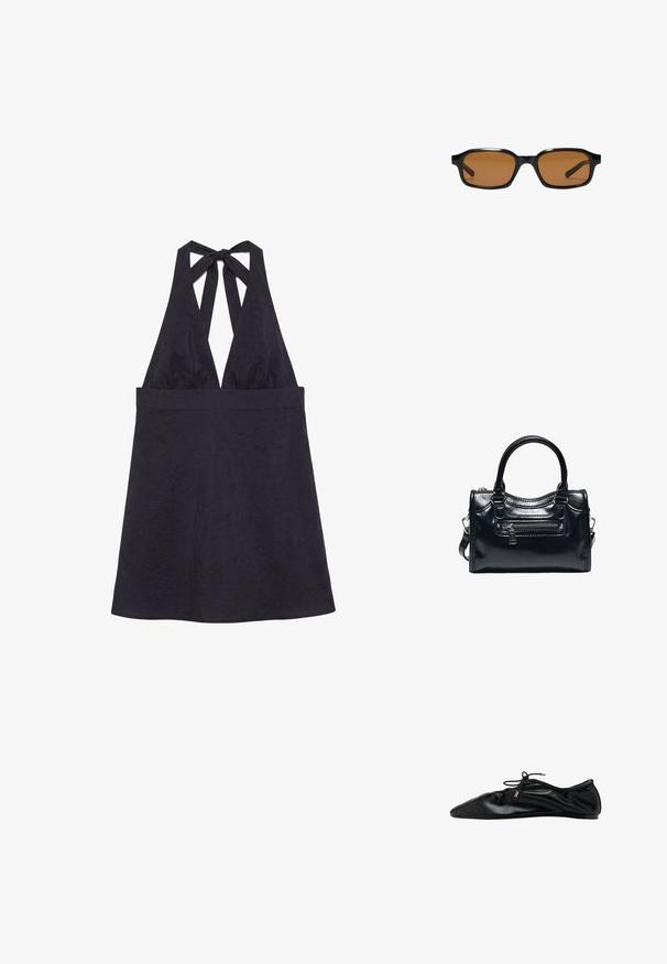 Robe noire sans manches avec col halter en V profond et nouée dans le dos, longueur genou et ajustée à la taille.; Ballerine plate en cuir noir avec bout froncé et lacet à nouer orné d'embouts métalliques, vue latérale minimaliste et élégante.; Lunettes de soleil rectangulaires noires avec des montures épaisses et des verres teintés marron, vues de face sur un fond blanc.; Sac à main en cuir noir brillant avec deux poignées, poche avant zippée et bandoulière amovible sur fond blanc.