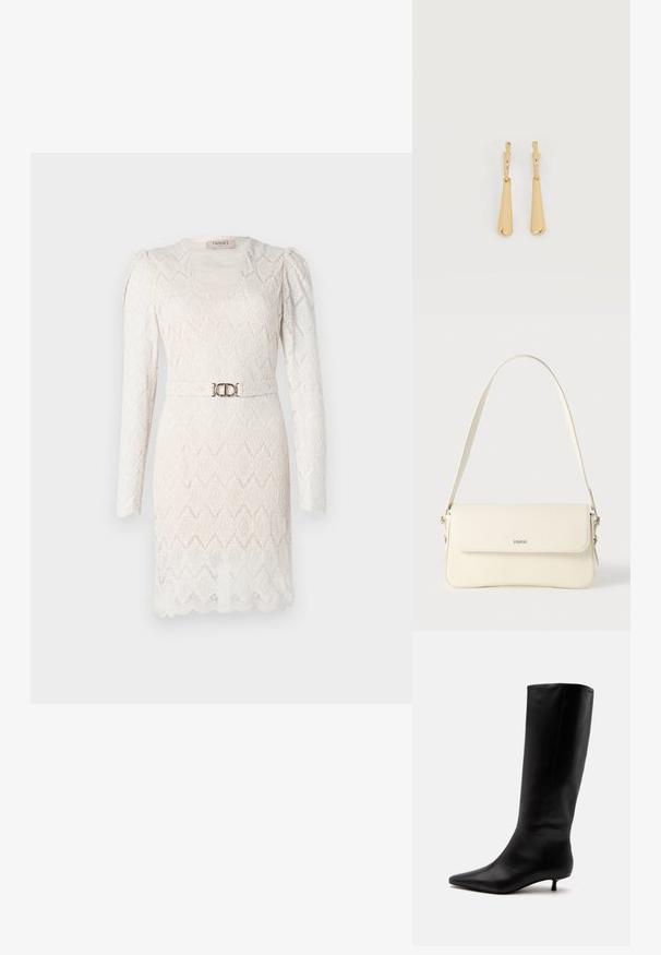 Krajkované šaty v off-white farbe s dlhými rukávmi, V-krkom a vzorovanou textúrou. Obsahujú strieborný opasok v páse na zvýraznenie.; Čierna kožená čižma po koleno s ostrou špičkou a nízkym kitten opätkom na jednoduchom svetlom pozadí.; Krémovo sfarbená kožená kabelka na rameno s preklopom, striebornými kovaniami, jedným nastaviteľným popruhom a jemnými detailmi loga.; Náušnice so zlatým tónom, visiace, s hladkými, predĺženými príveskami v tvare kvapky visiace na malých kruhových zapínaniach na bielom pozadí.
