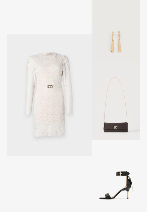 Vestido de encaje en blanco roto con mangas largas, escote en V y una textura estampada. Presenta un cinturón en tono plateado en la cintura para acentuar.; Sándal de tacón de cuero negro con punta cuadrada, correa en el tobillo con hebilla dorada y un tacón metálico esbelto. Textura suave, diseño minimalista.; Bolso rectangular de cuero marrón oscuro con asa de cadena dorada y un pequeño broche dorado cuadrado en el centro delantero.; Pendientes colgantes en tono dorado con colgantes alargados y suaves en forma de lágrima, colgando de cierres de aros pequeños sobre un fondo blanco.