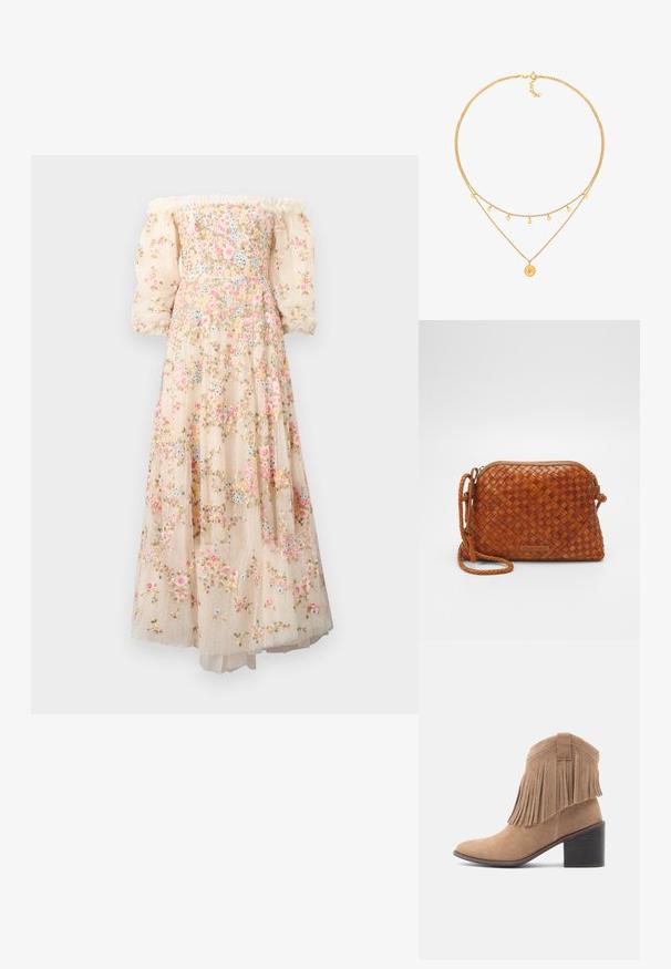 Off-the-shoulder, cremet farvet kjole med blomsterbroderi, gennemsigtige puffærmer og en lagdelt, svævende nederdel med en prikket tekstur.; Beige ruskinds-ankelstøvle med rundet tå og frynset overdel. Har en mellemhøj blokhæl og et robust design med en løkke detalje bagpå.; Brun vævet læder crossover taske med lynlåslukning, rund form og en flettet skulderrem. Har en lille, rektangulær logoplade.; Guldtonet lagdelt halskæde med to kæder. Den ene kæde er simpel, mens den anden har fem skivecharms og en centralt placeret solstrålependant.