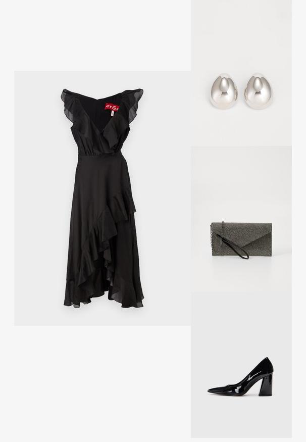 Vestido negro con mangas con volantes y dobladillo en capas. Confeccionado en una tela suave, cuenta con un diseño de escote en V y una silueta fluida.; Zapato de tacón alto de charol negro con puntera afilada y tacón ancho, que presenta una textura suave y brillante y un diseño elegante.; Cartera de mano metálica gris con patrón de malla texturizada, diseño de sobre, cadena como correa y una correa de muñeca delgada y elegante.; Pendientes de oreja metálicos plateados con un diseño suave y redondeado que recuerda a la forma de una gota, con una superficie reflectante y un acabado sin costuras.