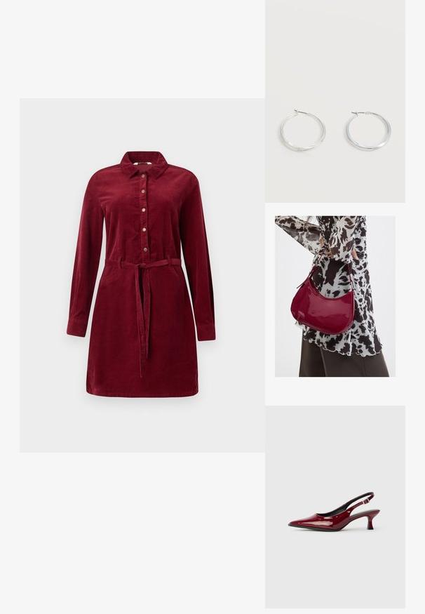 Bordeaux corduroy jurk met lange mouwen, knopen aan de voorkant, kraag en tailleband. Voorzien van zijknopen en een licht uitlopende rok.; Bordeaux patent leren slingback hakken met een puntige neus en een slanke stilettostonk. Ontwerp met open achterkant en verstelbare enkelriem.; Vrouw met een zwart-wit gebloemde blouse houdt een glanzende rode schoudertas vast tegen een effen achtergrond.; Zilverkleurige metalen creolen oorbellen met een glad, licht gebogen oppervlak en sluitingen met haaksluiting op een effen witte achtergrond.