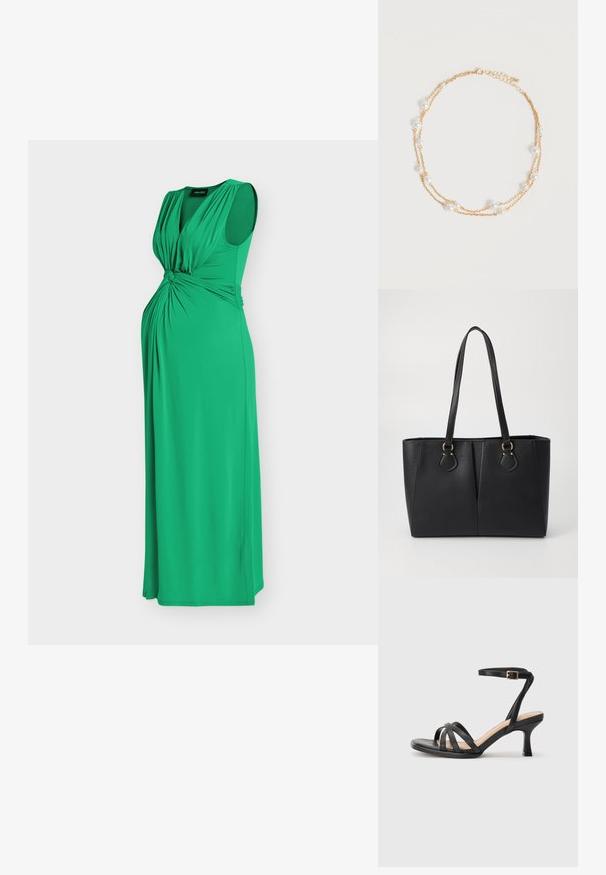 Robe de maternité longue verte sans manches avec un détail de tissu froncé au niveau de la poitrine et de la taille sur un fond uni.; Sandales à talons noirs avec plusieurs fines lanières sur le bout, une seule lanière à la cheville avec une boucle dorée, et un bout carré.; Sac fourre-tout noir en simili cuir avec une finition texturée, deux longues poignées et des accents en métal doré sur le côté. Shape rectangulaire.; Collier délicat à double chaîne en or avec de petites perles blanches espacées régulièrement sur un fond clair uni.