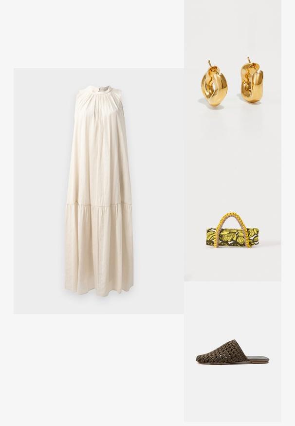 Robe longue sans manches de couleur beige clair, avec un col montant, un buste froncé et une jupe à volants en tissu doux et lisse.; Mule tissée marron à enfiler avec une semelle plate et un bout fermé arrondi sur fond blanc.; Sac rectangulaire avec motif floral jaune et noir et anse tressée jaune et rose sur fond blanc.; Boucles d'oreilles créoles en or massif avec un design tubulaire légèrement tordu et des fermoirs à tige sur un fond blanc.