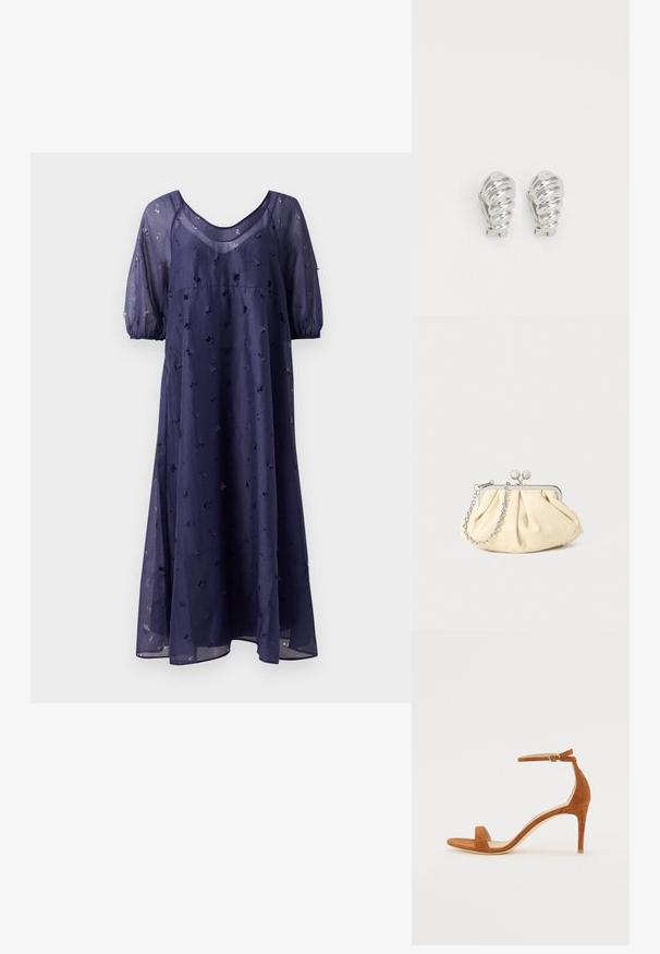 Vestido azul marino hasta la rodilla hecho de tela translúcida con un ajuste relajado, que presenta mangas abullonadas y bordados florales en toda su superficie.; Sandal de tacón alto de ante marrón con una delgada correa en el tobillo y una hebilla dorada, puntera abierta y un diseño elegante y minimalista.; Clutch de cuero beige plisado con un marco de metal plateado, que cuenta con dos broches decorativos redondos y una correa de cadena plateada.; Pendientes de clip plateados con un diseño en espiral, que presentan una textura metálica suave y formas redondeadas. Sin adornos ni patrones visibles.