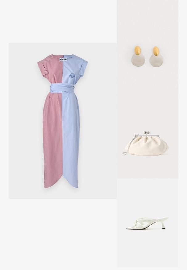 Vestido a rayas con paneles rojos y azules, mangas cortas, cinturilla con lazo, abertura lateral y detalles bordados. La tela parece suave y ligera.; Sandalia blanca de tacón con múltiples tiras finas anudadas y un tacón delgado de altura media sobre un fondo claro y liso.; Bolso de mano de tela color crema con diseño fruncido, marco metálico plateado, dos bolas decorativas y correa de cadena plateada.; Pendientes de metal dorado y plateado con base de disco redondo y pieza superior ovalada, textura suave y acabado pulido.