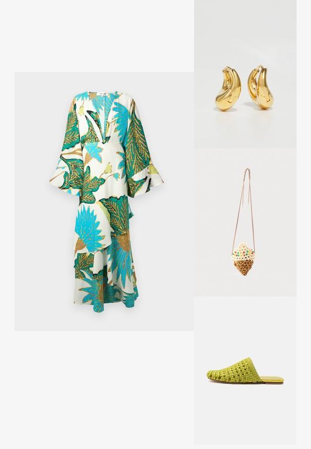 Langes, fließendes Kleid mit tiefem V-Ausschnitt, Glockenärmeln und lebendigen tropischen Blattmustern in Blaugrün, Gold und Grün auf einem hellen Hintergrund.; Grüner gewebter Slip-on-Mule mit flacher Sohle und geschlossenem spitzem Zeh, entworfen für den lässigen Gebrauch.; Kleine hängende Tasche in Form einer Eistüte, aus beigefarbenen und braunen Perlen mit bunten Perlenakzenten, an einer dünnen gedrehten Schnur.; Goldene Creolen mit einer glatten, geschwungenen Form und polierter Oberfläche. Mit einem Verschlussmechanismus und leichten Einkerbungen für Details.