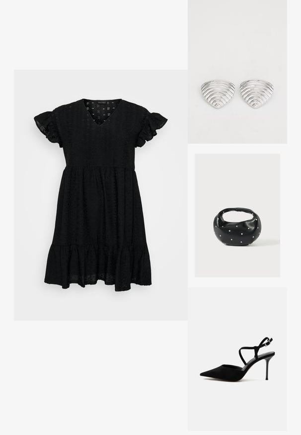 Robe noire à mi-mollet avec décolleté en V, en tissu en dentelle à œillets, manches courtes à volants et ourlet à volants.; Chaussure à talon haut noire à bout pointu avec talon stiletto fin et fines lanières à la cheville avec boucle argentée sur fond blanc.; Sac à main en cuir noir de forme arrondie, décoré de clous argentés et équipé d'une poignée courte. Texture lisse et fermeture éclair.; Boucles d'oreilles en argent avec un design ondulé et texturé, en forme de croissants superposés ; la finition polie accentue les qualités réfléchissantes.