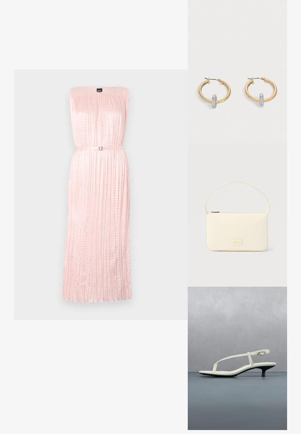 Plissé strapless jurk van zachtroze stof met een aansluitende top en een zilverkleurige gespriem aan de taille. Soepele, vloeiende rok.; Witte sandaal met smalle bandjes en kitten heel, met een spitse neus, zwevend boven een houten tegelvloer buiten, met op de achtergrond een wazige plant en muur.; Roomkleurige rechthoekige handtas met een enkele draagband en een ritssluiting aan de bovenkant, met een klein ingegraveerd logoplacaat op de voorkant.; Paar goudkleurige creolen met kleine zilverkleurige lusdetail op elk, weergegeven tegen een lichtgrijze achtergrond.