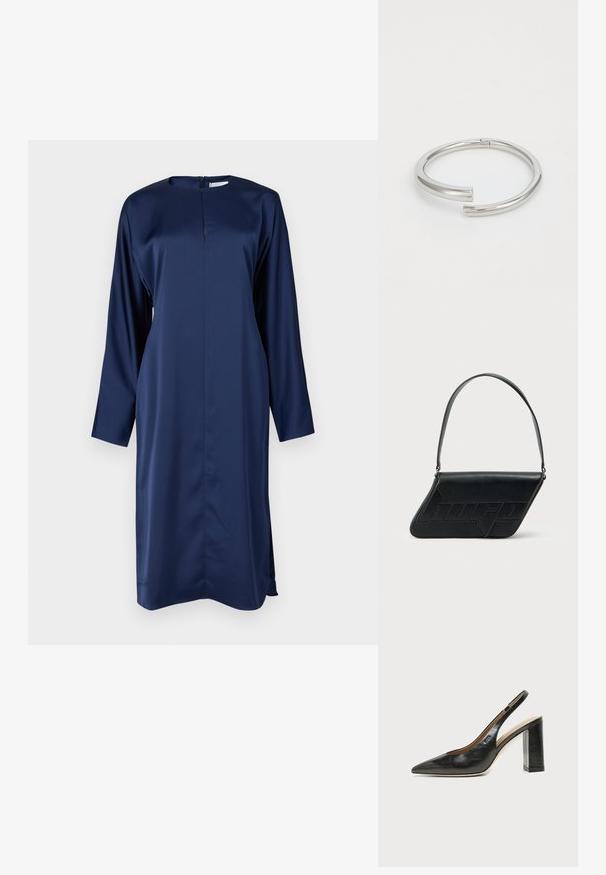 Robe en satin bleu marine à manches longues, col montant et fermeture éclair au dos. Elle comporte des fentes latérales pour faciliter les mouvements et offre une silhouette élégante.; Chaussure slingback en cuir noir à bout pointu avec un talon bloc haut et une doublure intérieure beige sur un fond clair uni.; Sac d'épaule en cuir noir de forme triangulaire, avec un logo embossé et une seule bandoulière réglable. Design minimaliste avec une texture lisse.; Calvin Klein SPIRAL - Bracelet - silver-coloured